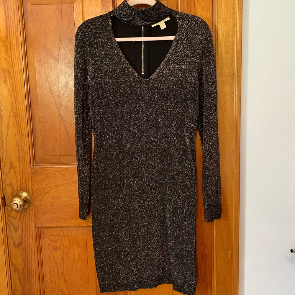 MK ✨Sheath Dress w/ key hole chest✨